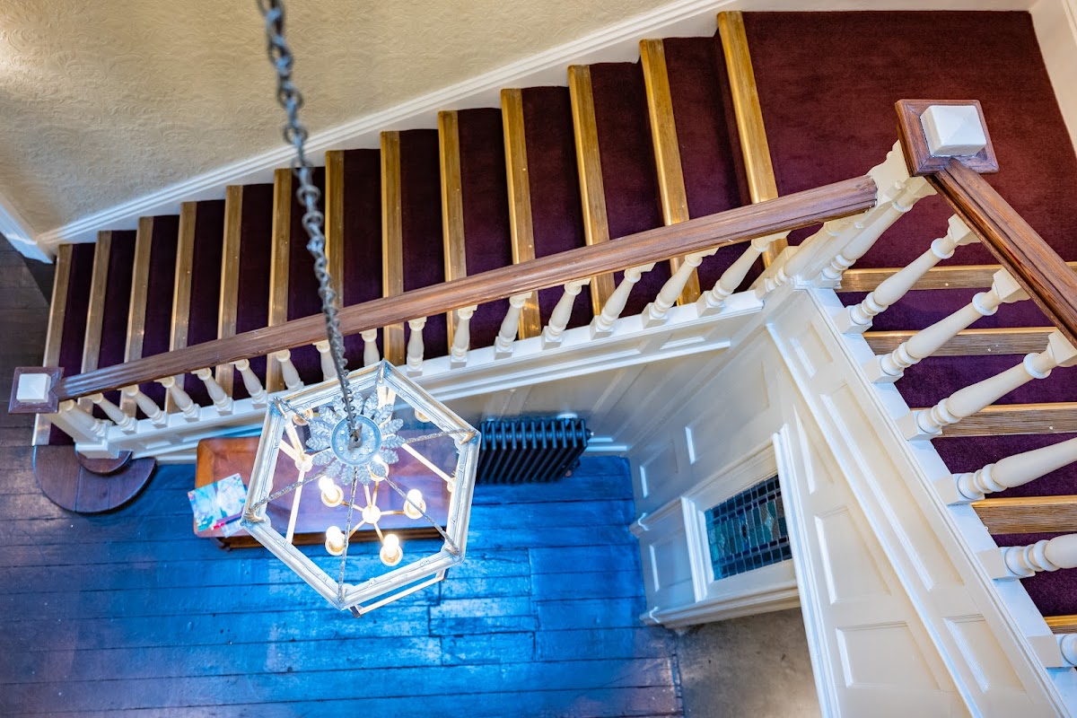 Forest Side — interior and exterior view 3