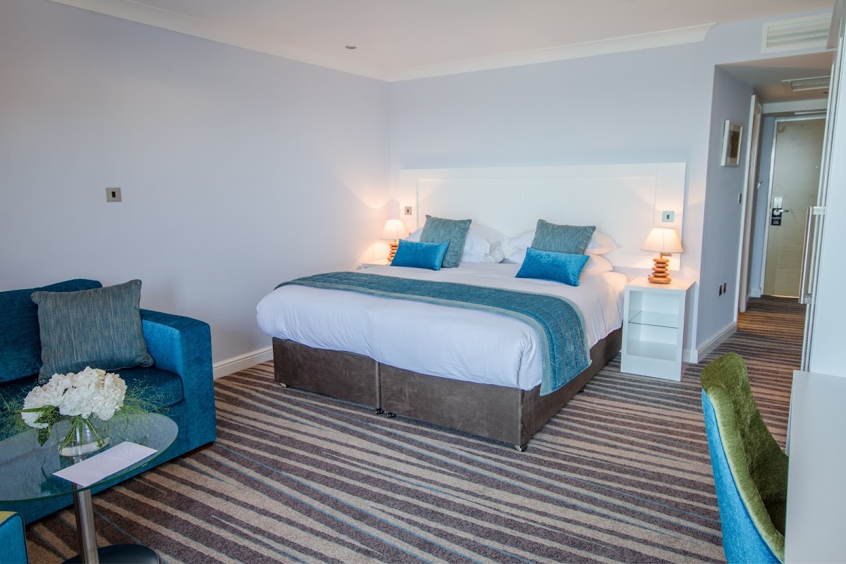 St George's Hotel — interior and exterior view 5