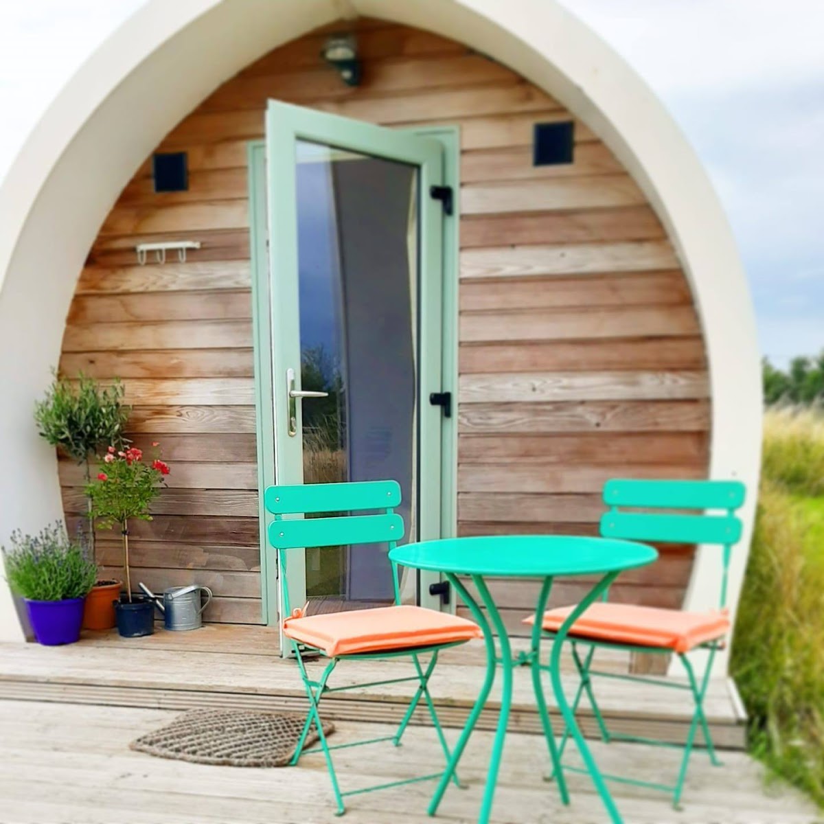 Winston at Unplugged — interior and exterior view 3