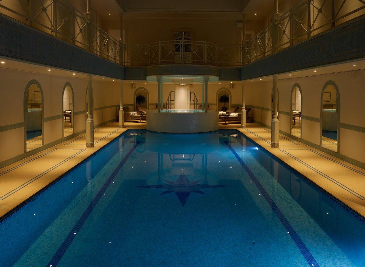 The Lygon Arms Hotel — interior and exterior view 6