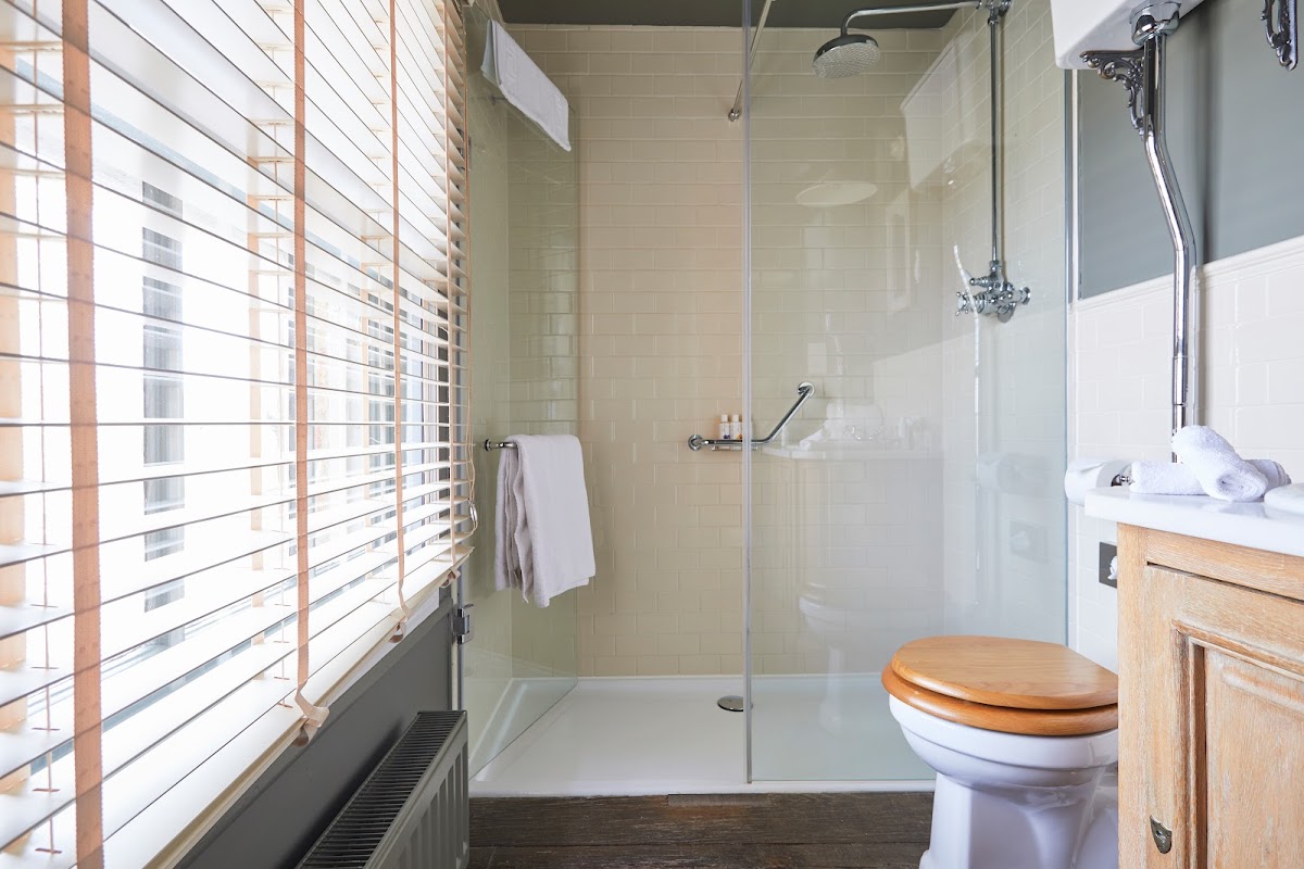 The Pig (original) — interior and exterior view 3