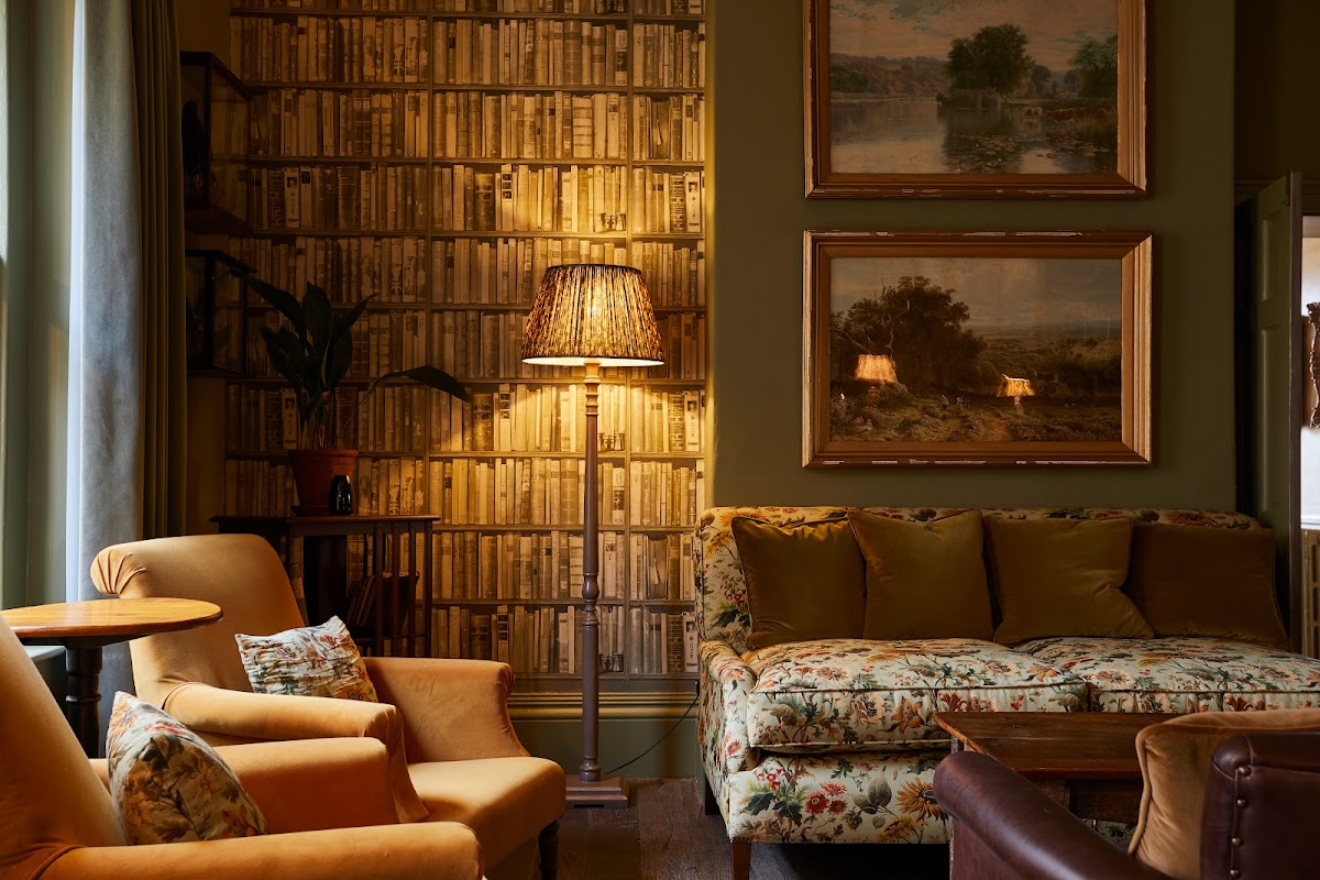 The Pig (original) — interior and exterior view 4