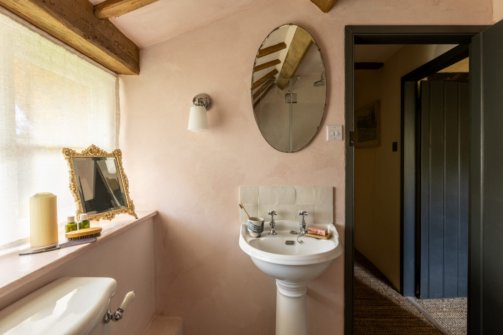 Mollie's Cottage — interior and exterior view 43