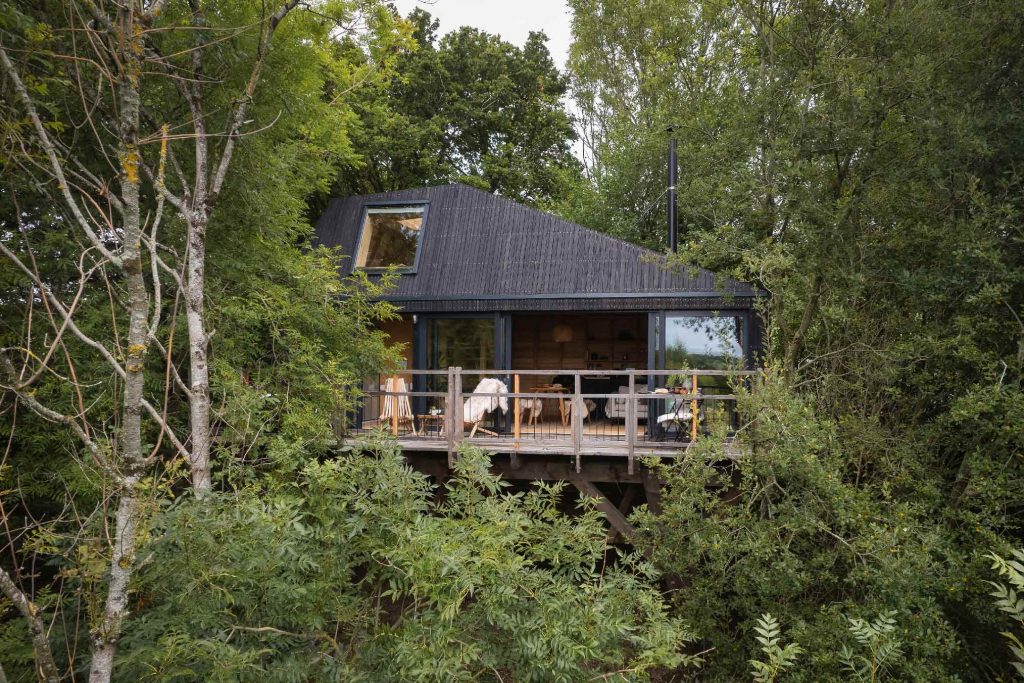 Nymetwood Treehouses — interior and exterior view 8