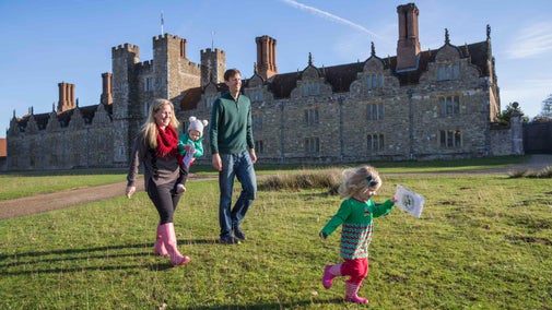 Foreland Lighthouse Keeper's Cottage — interior and exterior view 13