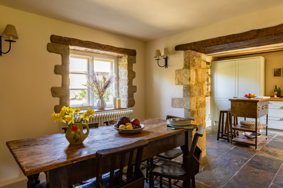 Mollie's Cottage — interior and exterior view 15