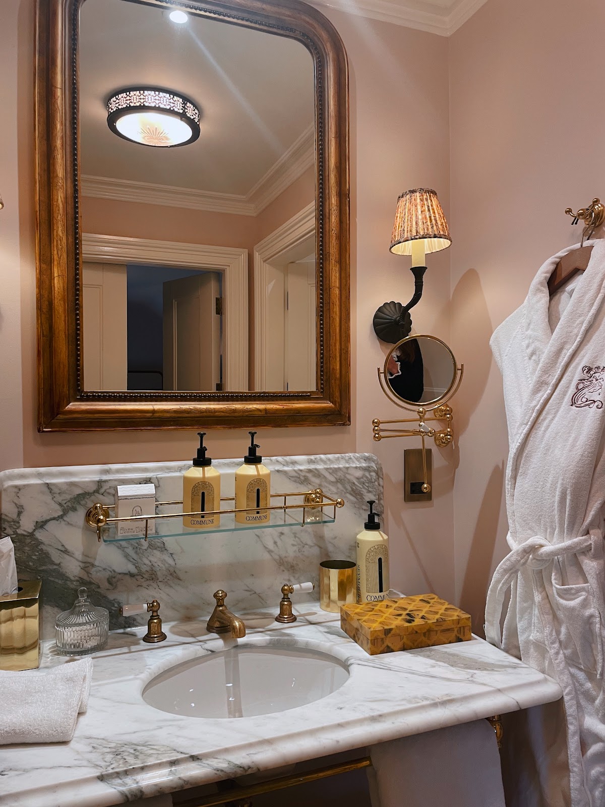 Estelle Manor — interior and exterior view 4