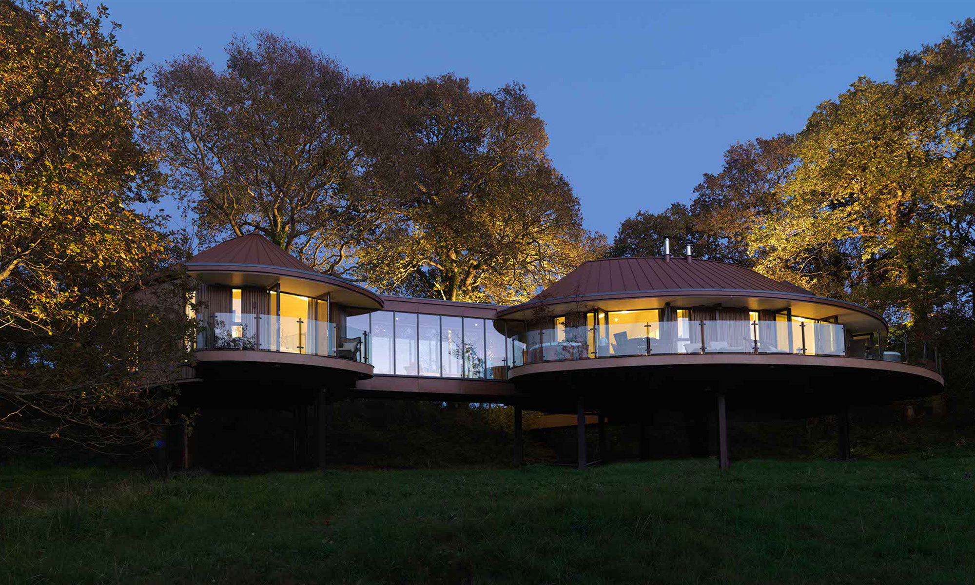 Chewton Glen Treehouses — interior and exterior view 16