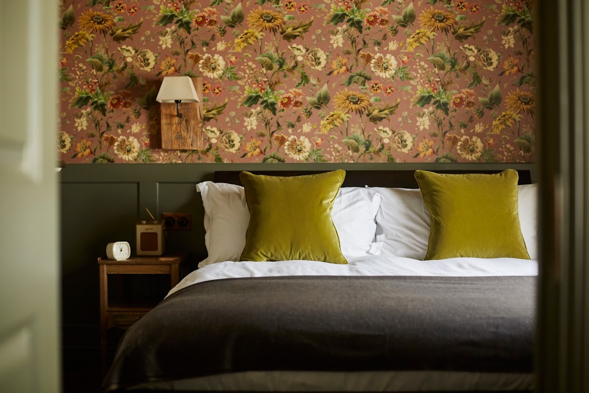 The Pig (original) — interior and exterior view 5