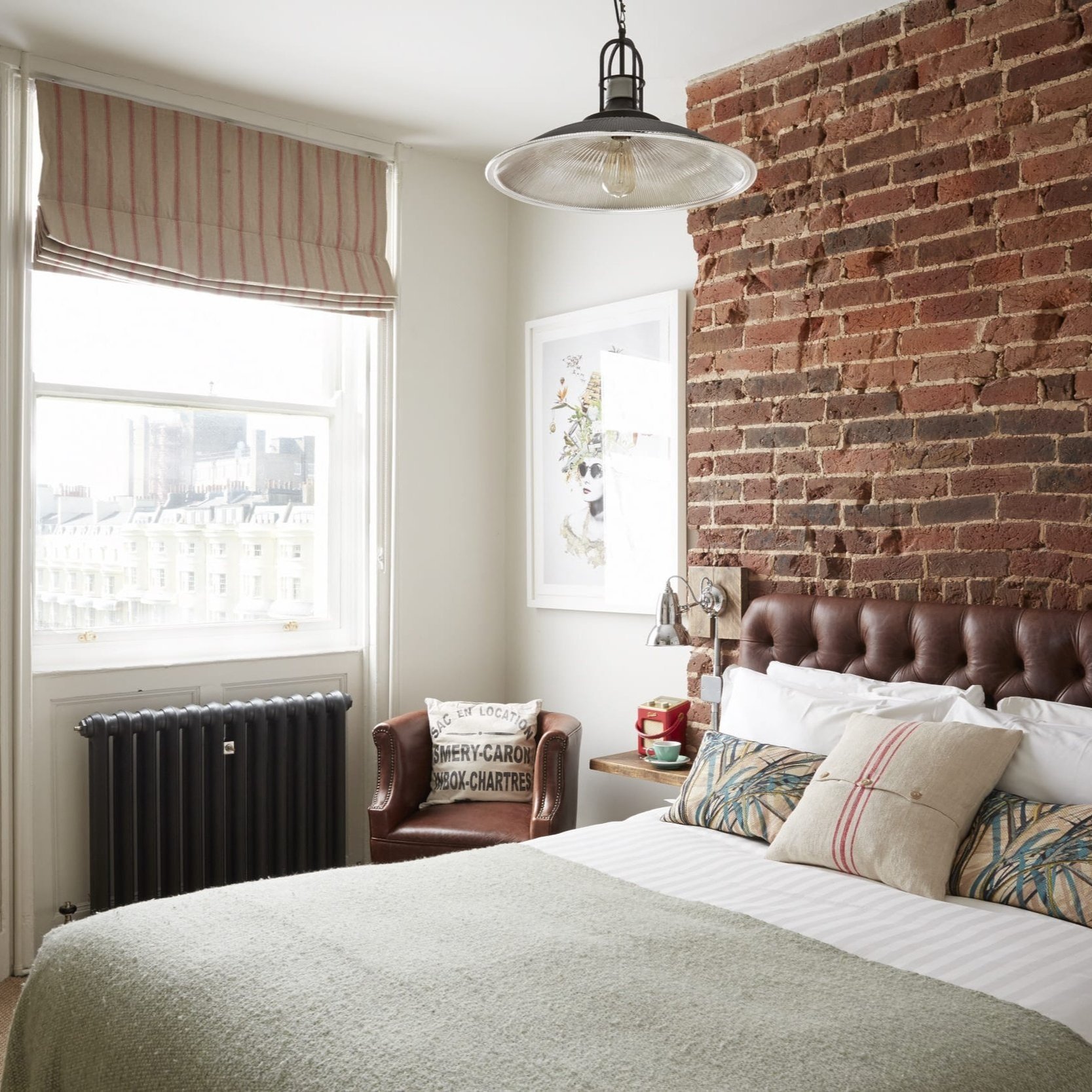 Artist Residence Brighton — interior and exterior view 16