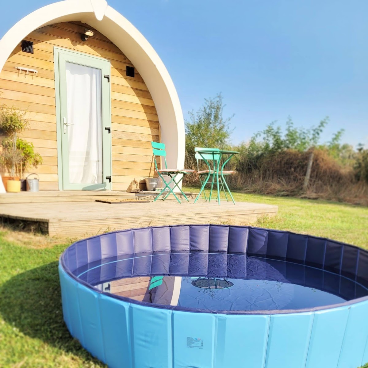 Winston at Unplugged — interior and exterior view 5