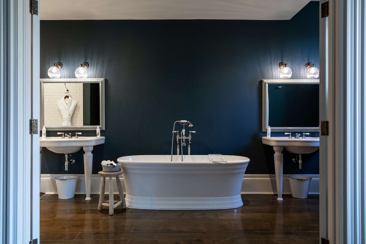 No. 38 The Park — interior and exterior view 3