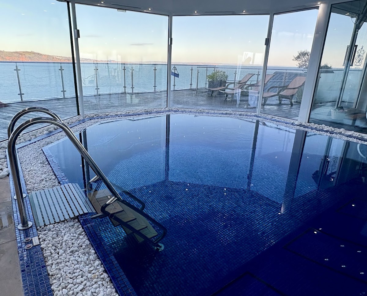 Cary Arms & Spa — interior and exterior view 3