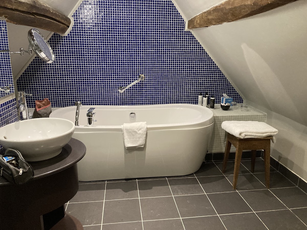 Cotswold House Hotel and Spa — interior and exterior view 2