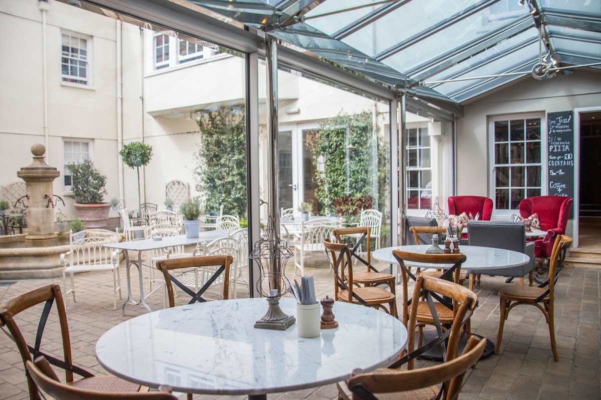 The Grosvenor Arms — interior and exterior view 4