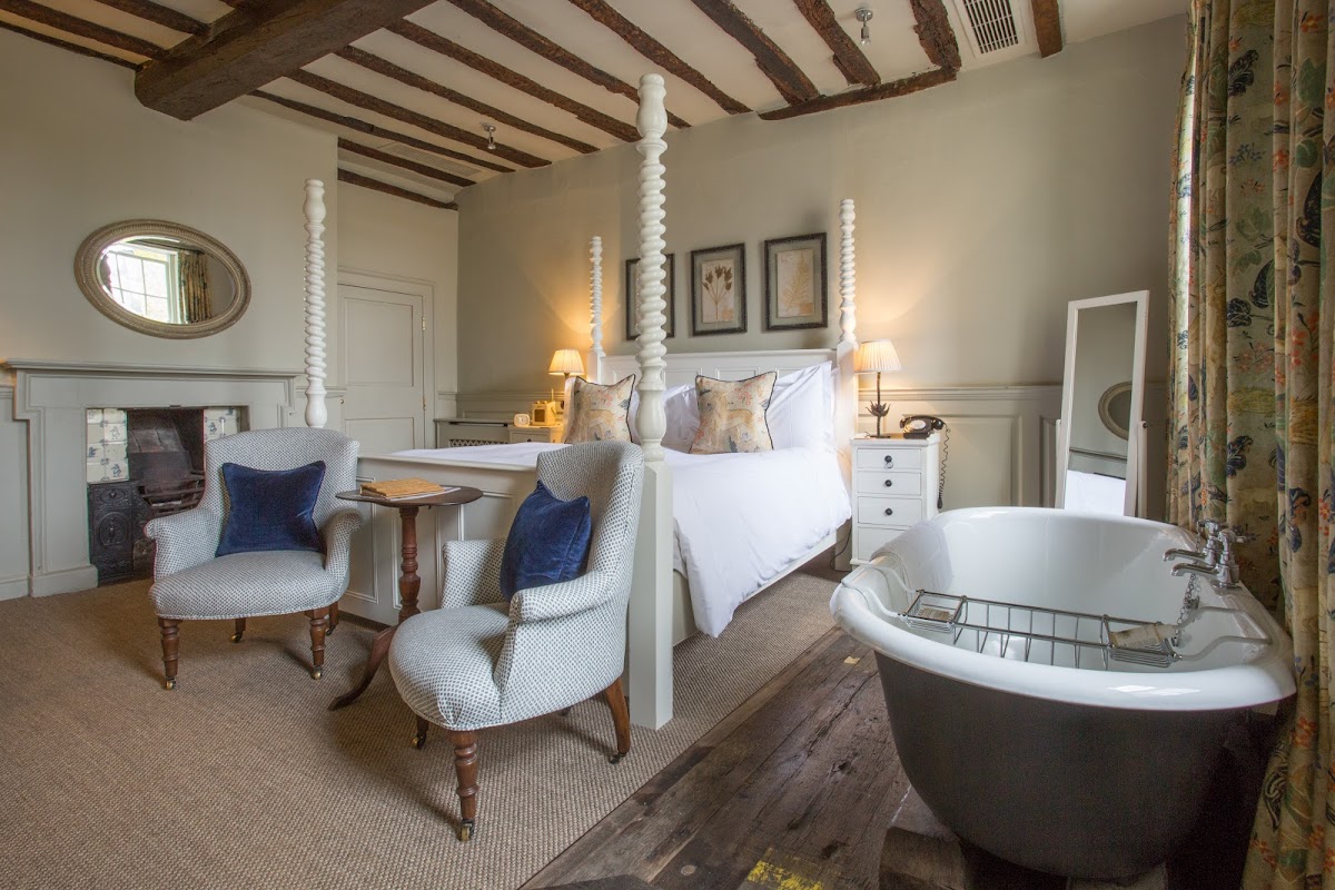 The Pig in the Wall — interior and exterior view 6