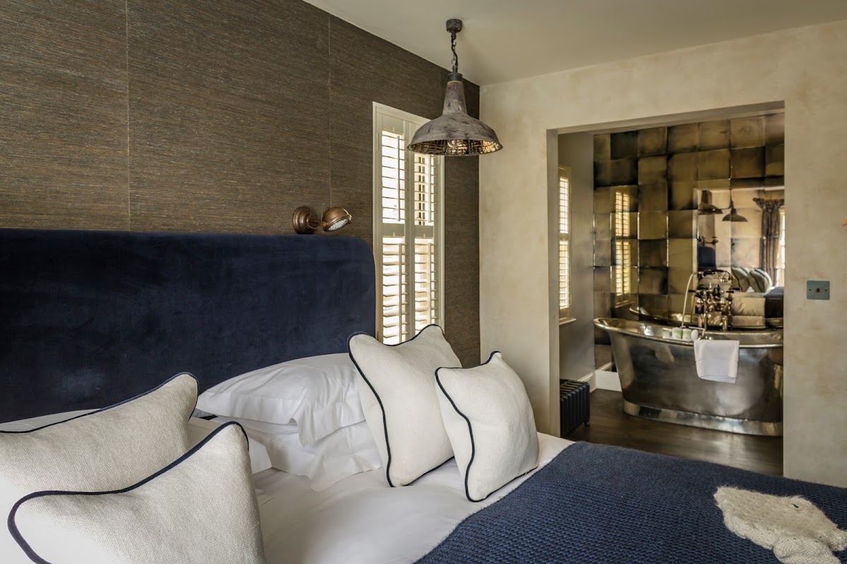 No. 38 The Park — interior and exterior view 2