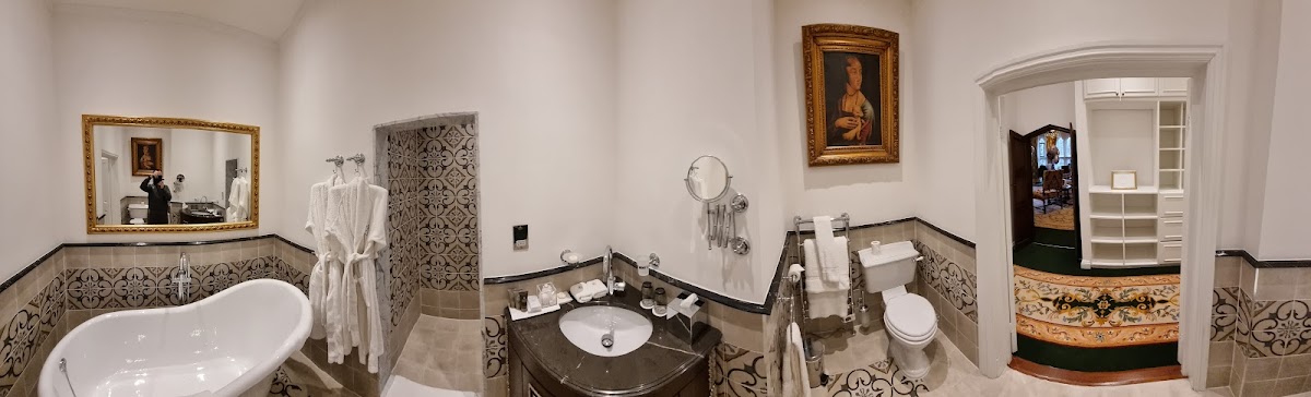 Thornbury Castle — interior and exterior view 3