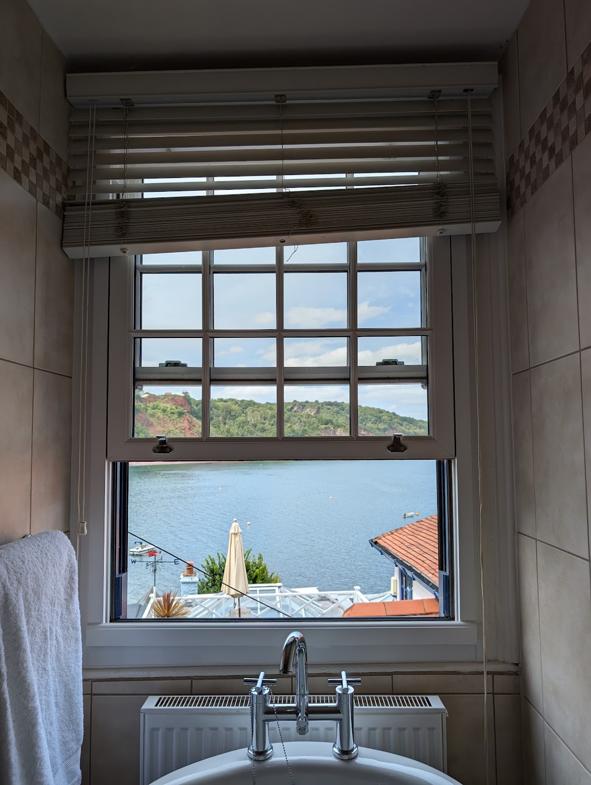 Cary Arms & Spa — interior and exterior view 4