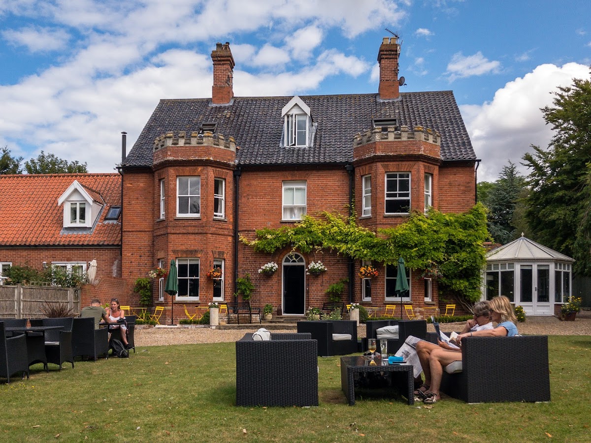 Blakeney House — interior and exterior view 3