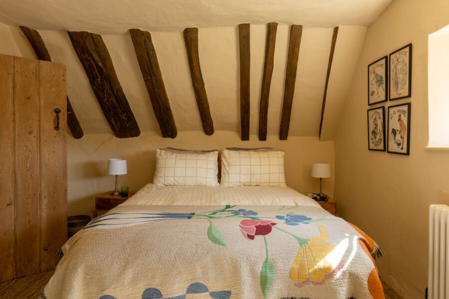 Mollie's Cottage — interior and exterior view 17