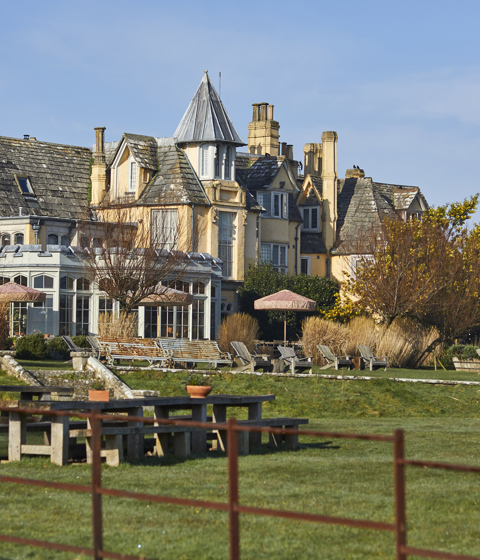 The Pig on the Beach — interior and exterior view 7