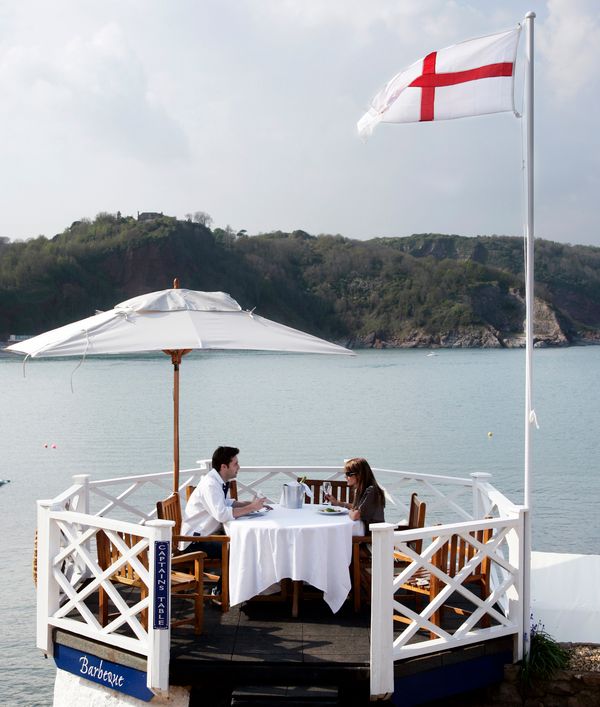 Cary Arms & Spa — interior and exterior view 20