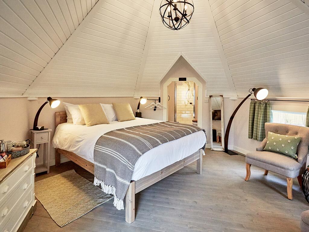 The Riverside at Aymestrey — interior and exterior view 9