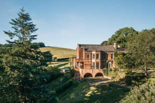 Aquila — interior and exterior view 5