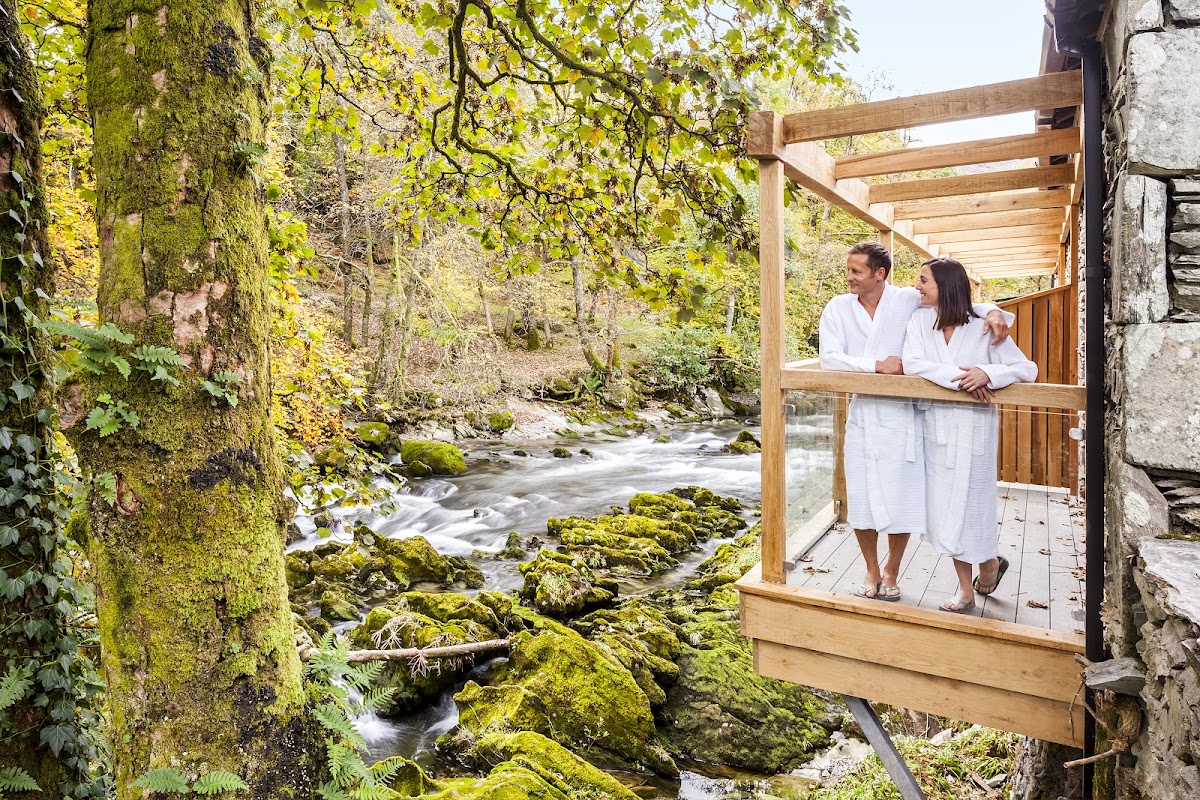 Langdale Hotel & Spa — interior and exterior view 3