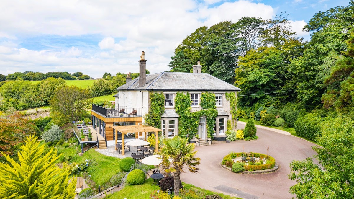 The Horn of Plenty — interior and exterior view 6