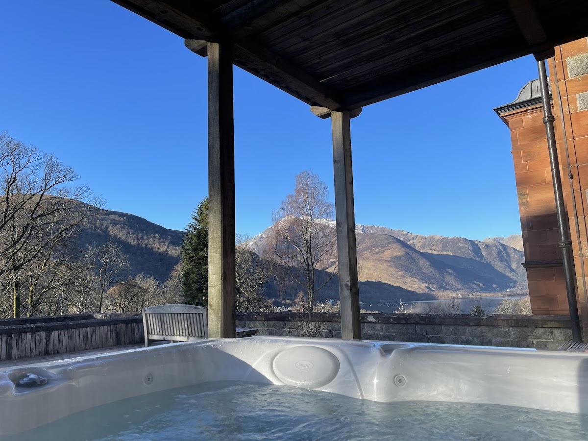 Glencoe House — interior and exterior view 3