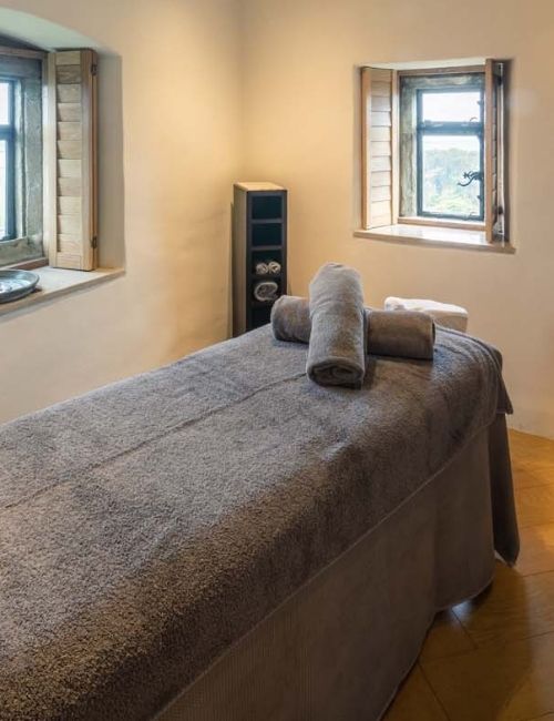 Roch Castle Hotel — interior and exterior view 27