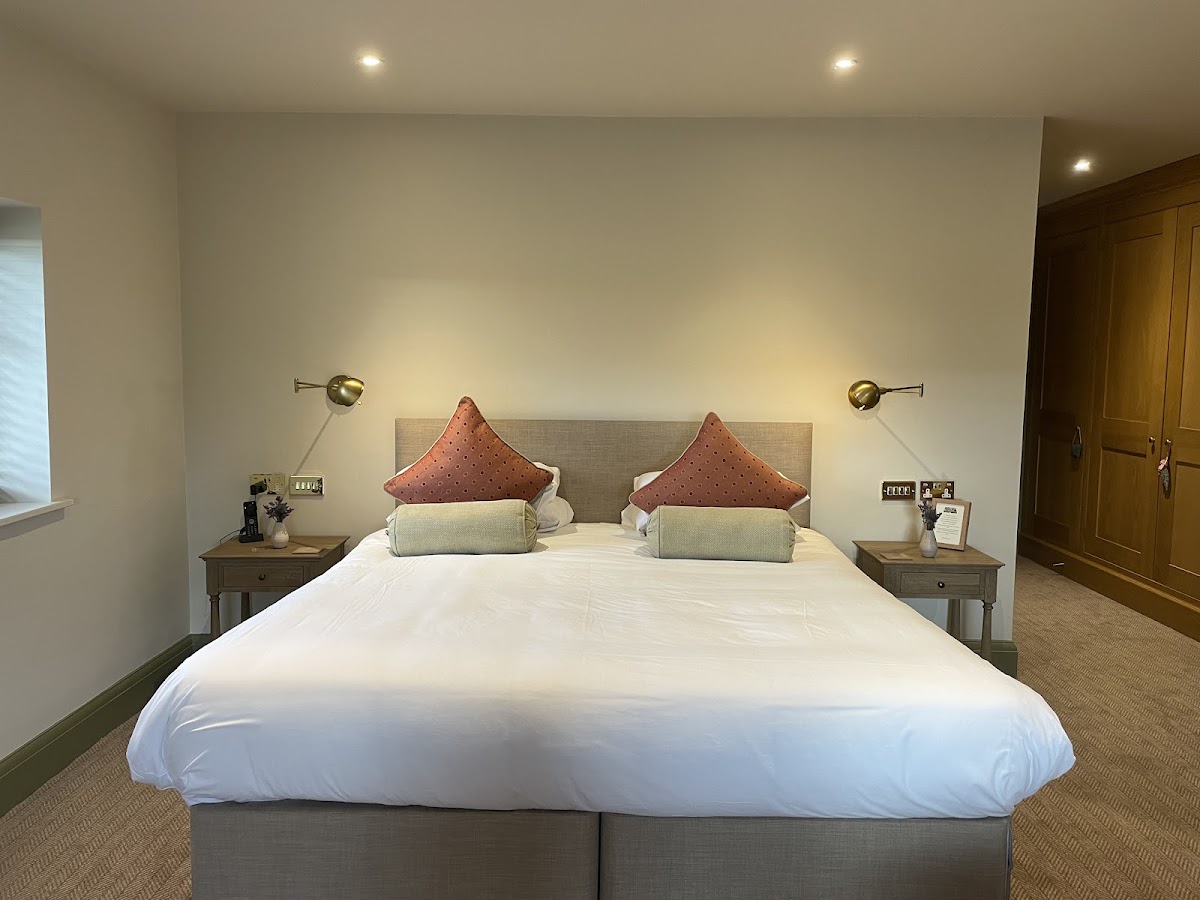 Morston Hall — interior and exterior view 5