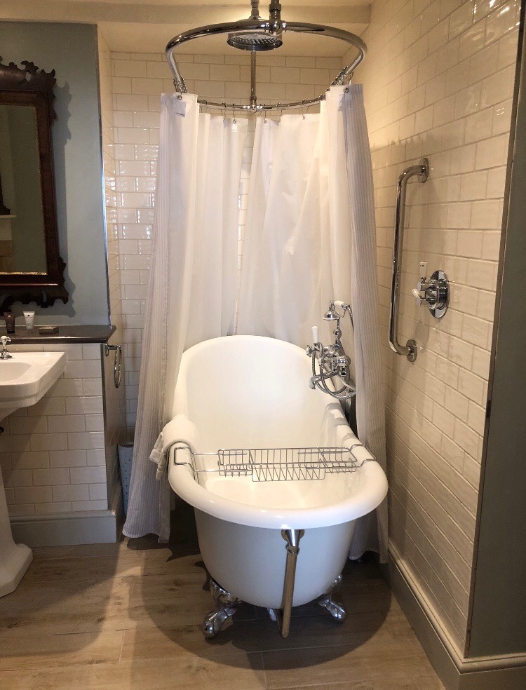 The Devonshire Arms — interior and exterior view 4