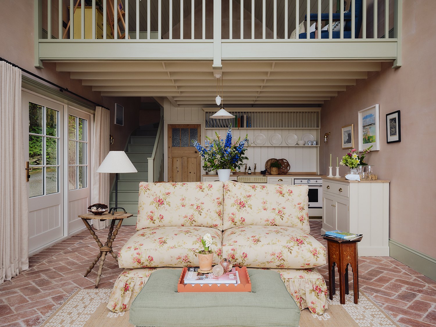 Little Pembroke Newlyn — interior and exterior view 11