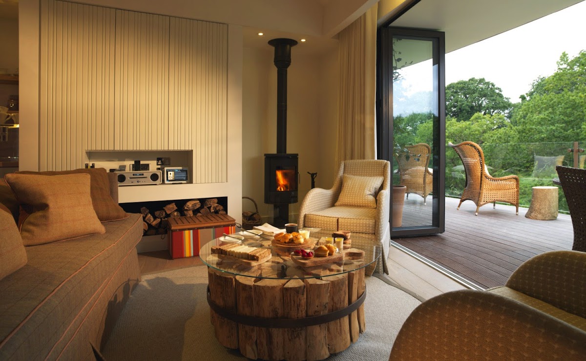 Chewton Glen Treehouses — interior and exterior view 6