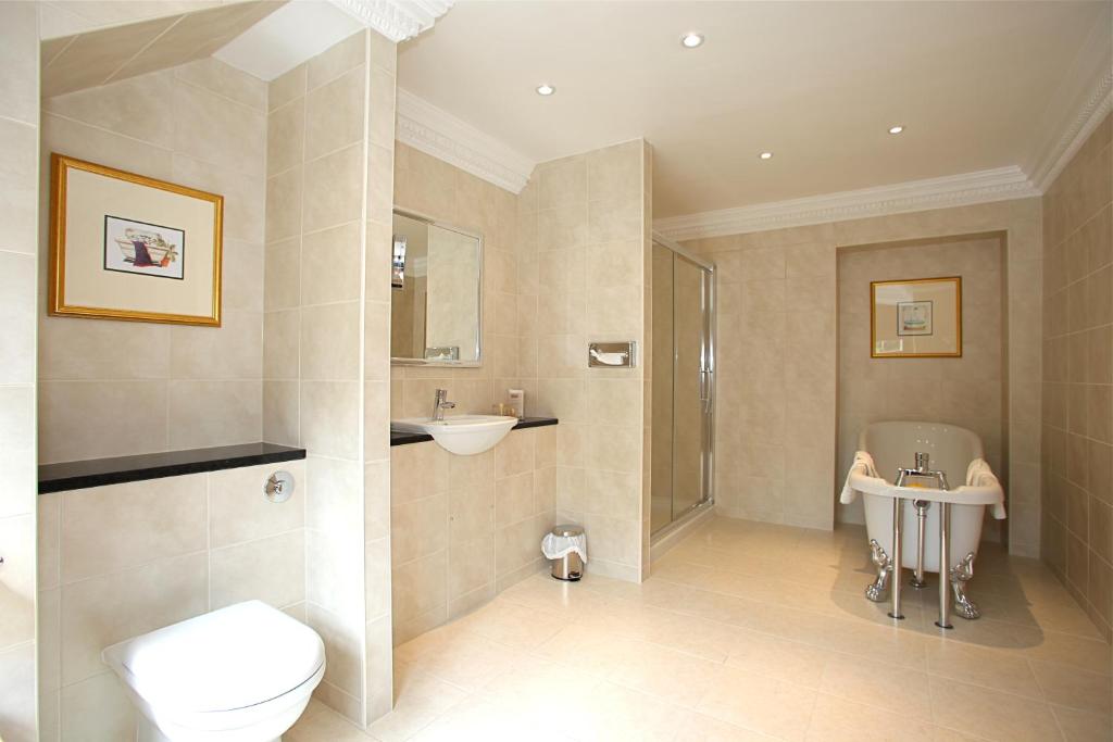 Bagden Hall — interior and exterior view 3