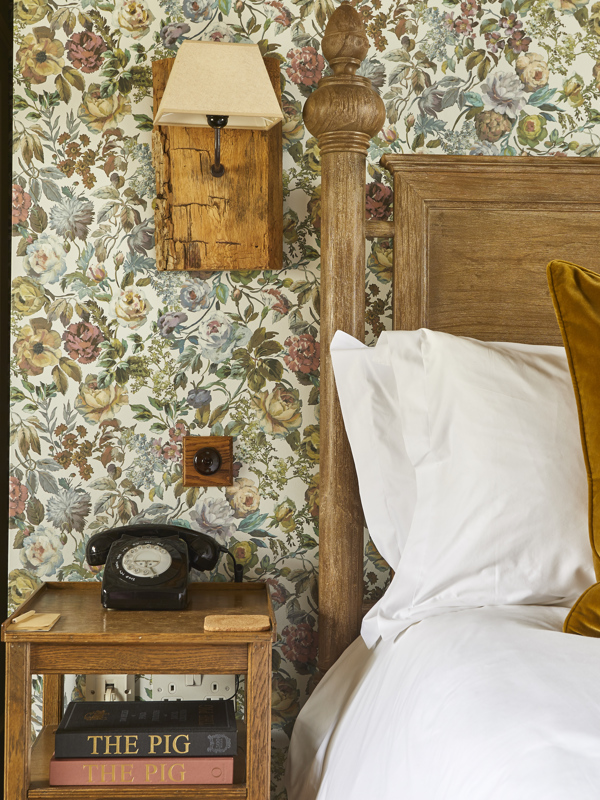 The Pig (original) — interior and exterior view 11