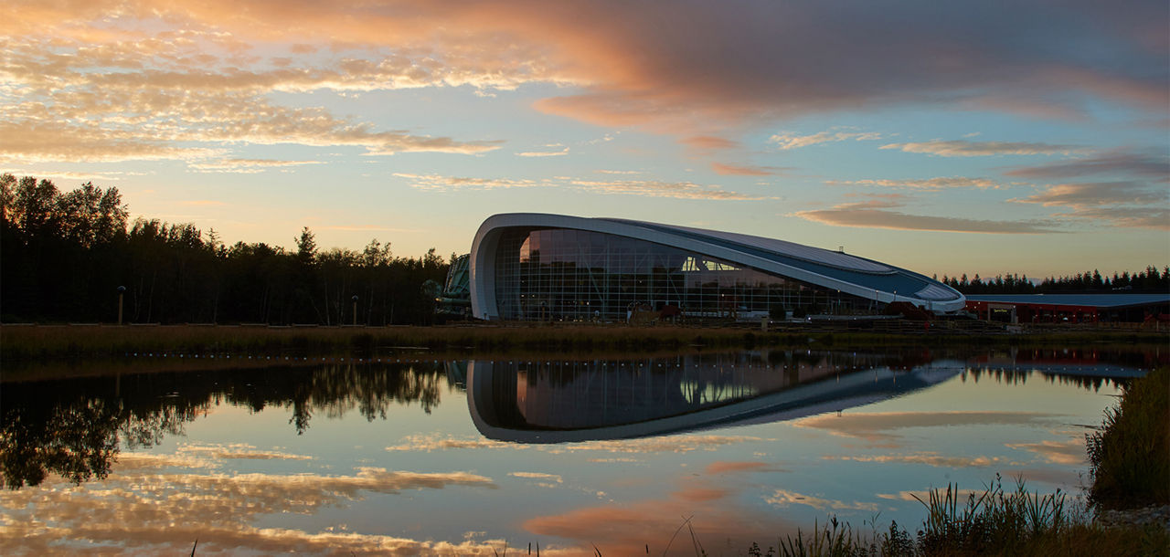 Center Parcs Treehouses — interior and exterior view 13