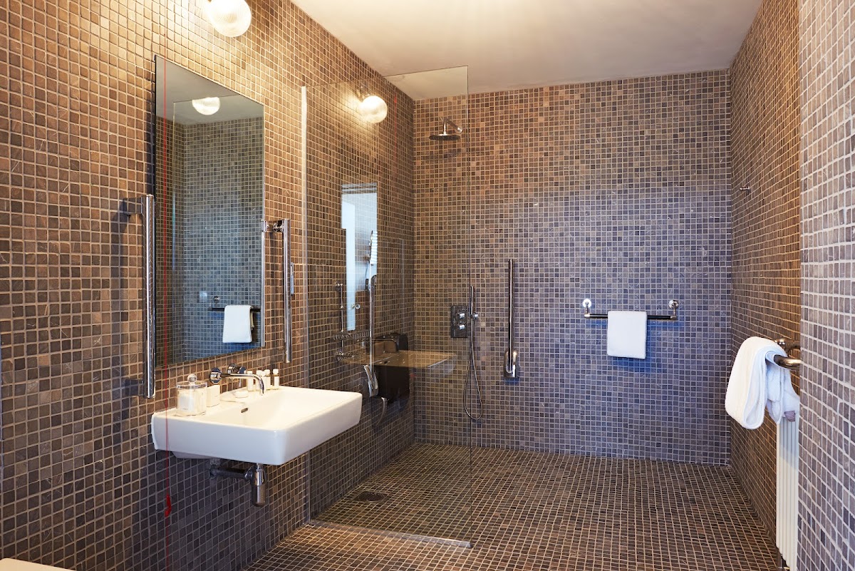 Albion House — interior and exterior view 3