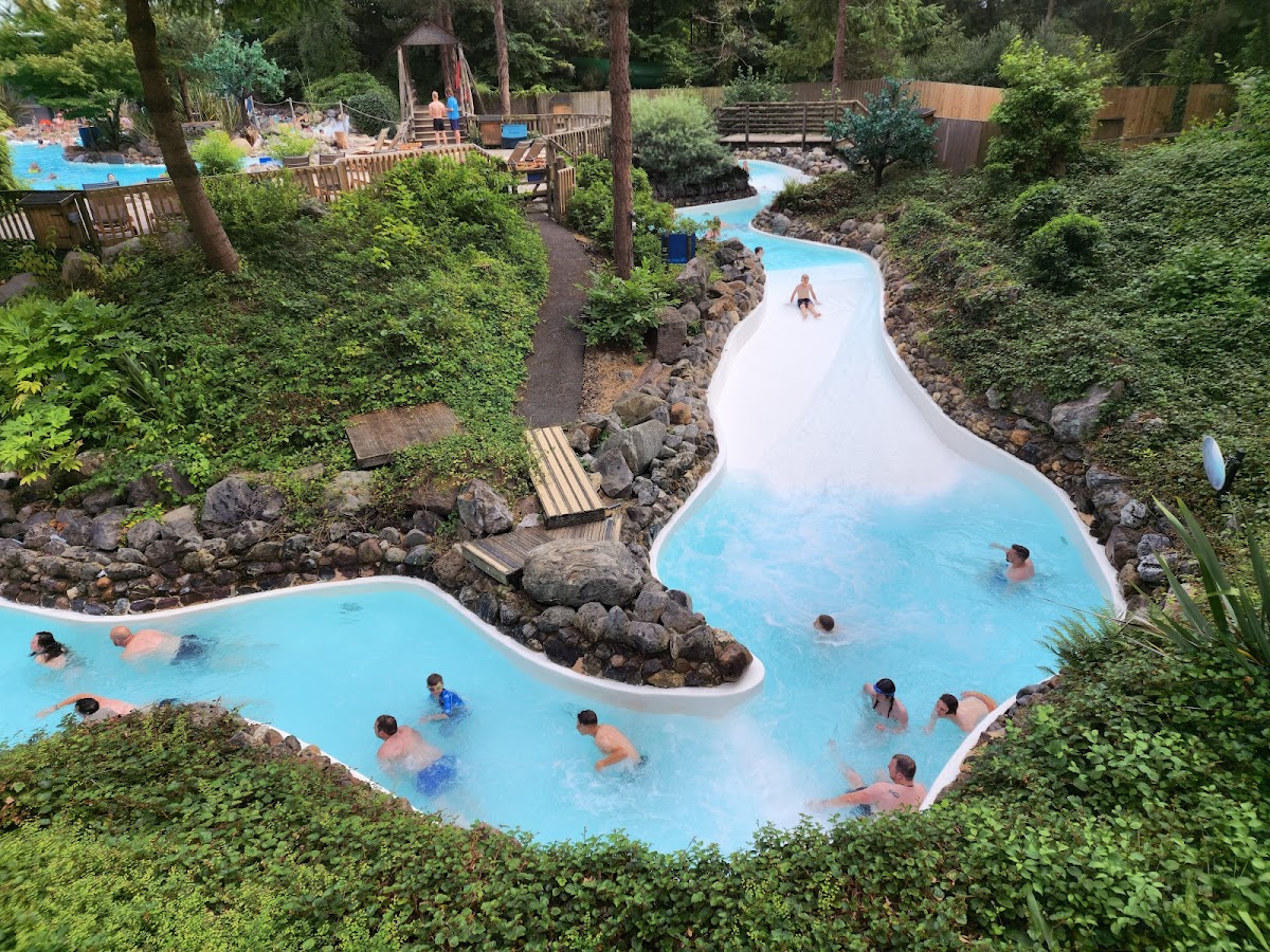 Center Parcs Treehouses — interior and exterior view 3