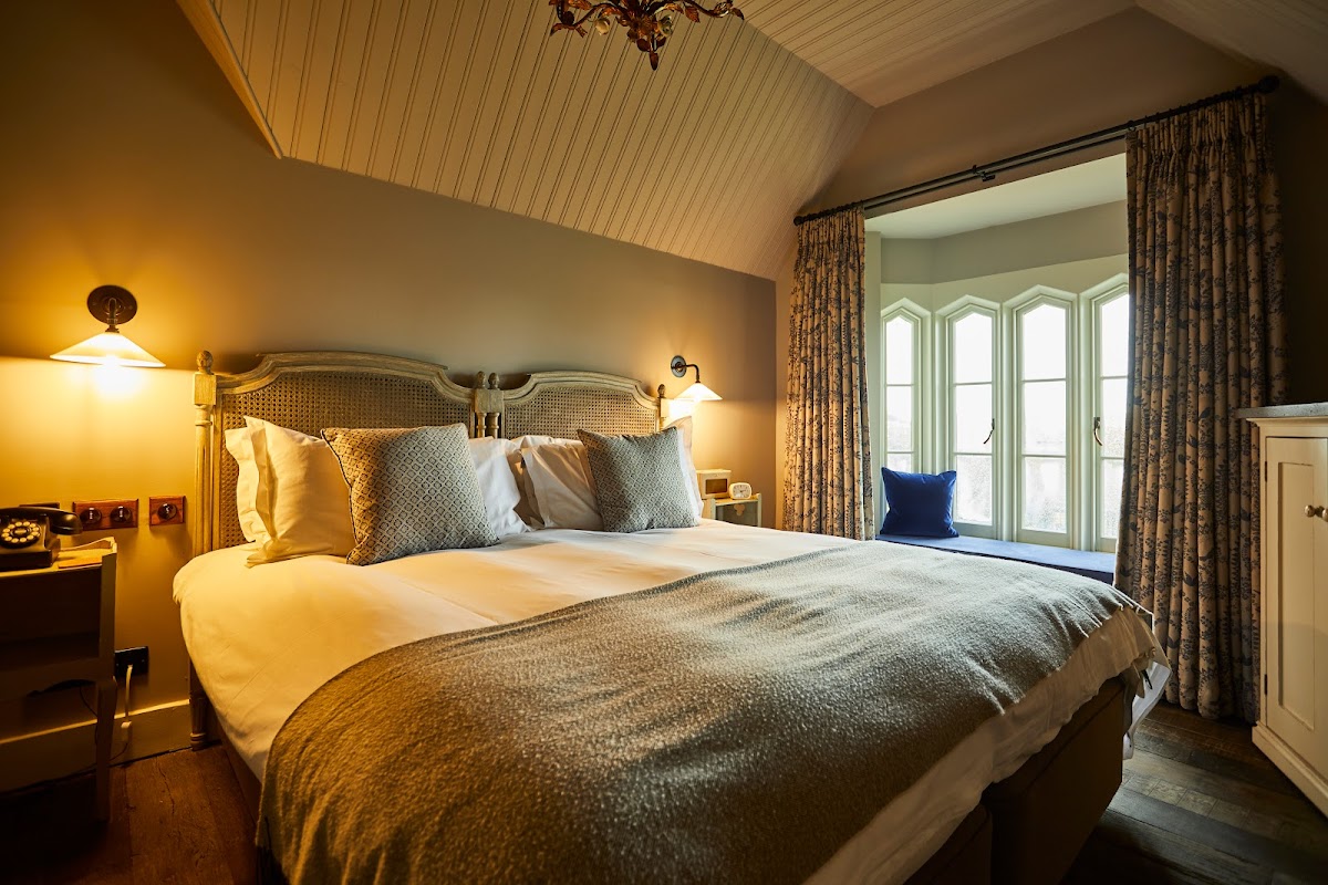 The Pig on the Beach — interior and exterior view 2